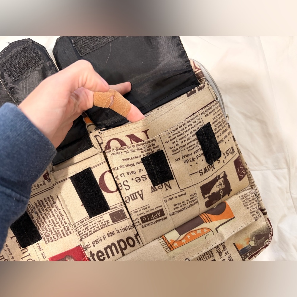 K CLIFFS NEW STYLE LAPTOP CASE w/ STRAP - Picture 6 of 10
